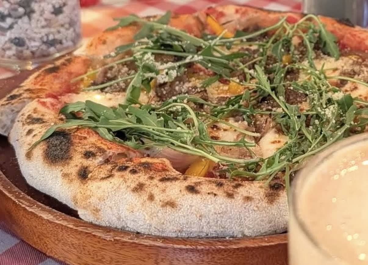 Pizza Speciali with rocket and shaking beef